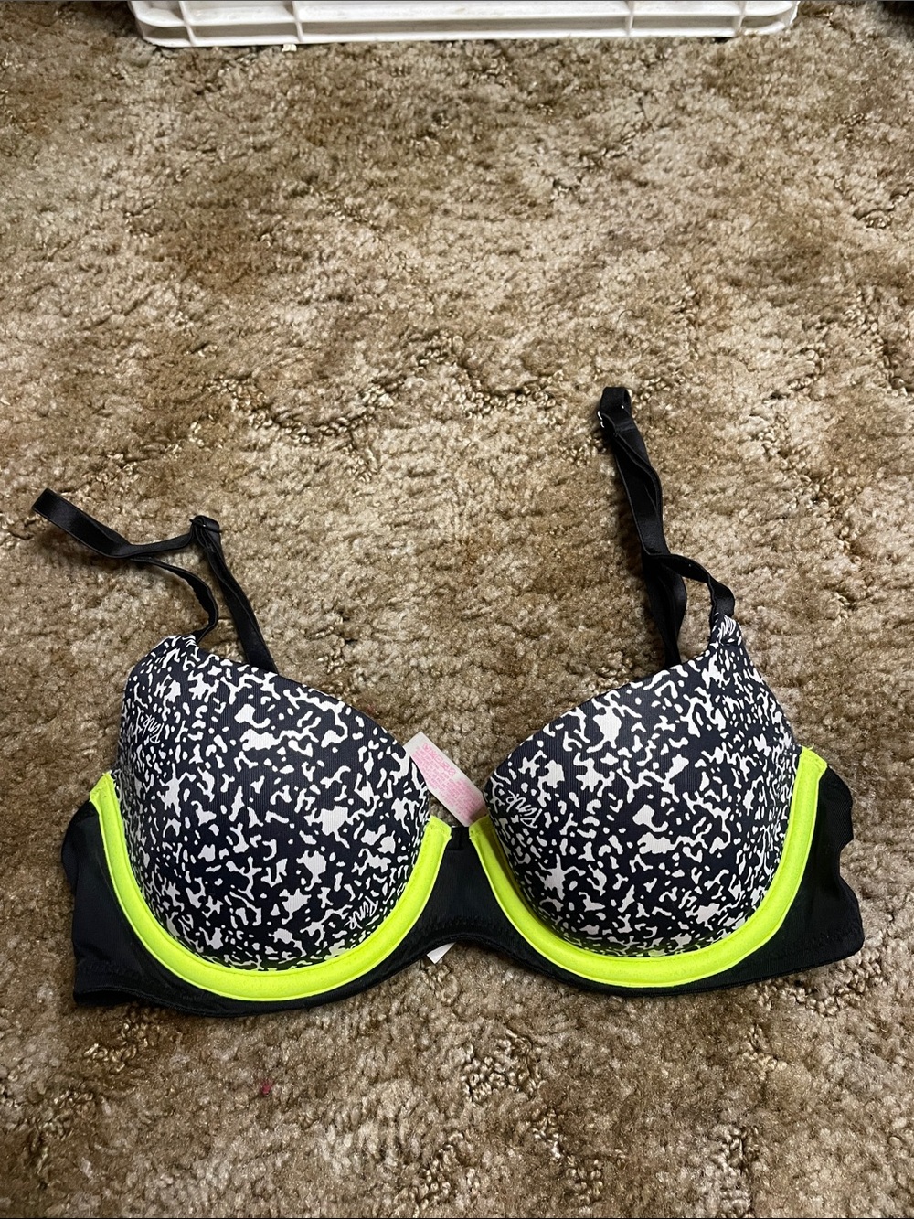 PINK Victoria’s Secret Wear Everywhere‎ Lightly Lined Bra Size 32A
